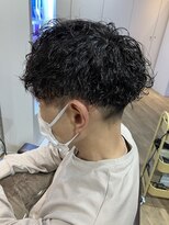 エヌプラス(N+)&nbsp;刈り上げセンターパートサーフカールブルーブラッフェザーパーマ