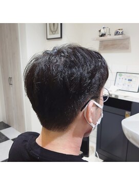 ルシードスタイル クリザンテーム 流れのあるセンターパートスタイル