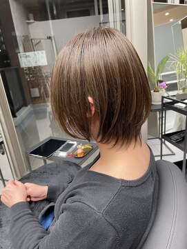 アユニ(Auni) オーリブカラー☆アンニュイショートボブ前髪無し