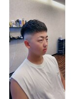 バーニーズ バーバークラブ(BARNEYS BARBER CLUB) スキンフェードクロップスタイル