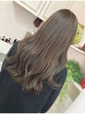 オリーブグレージュ