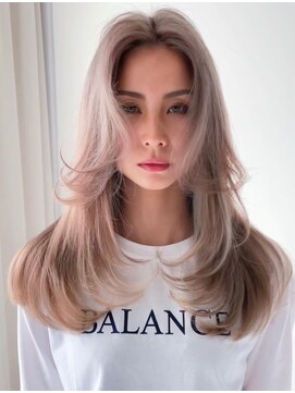 ファムエリア(FEMME AREA) ホワイトベージュ　ハイトーン　レイヤーカット