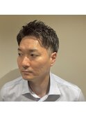 ビジネスシーンに合うツーブロックショート