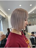 ピンクベージュワンホンヘアレイヤー切りっぱなしボブ