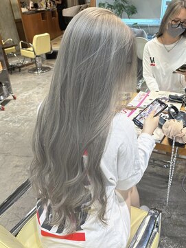 フェブリエ(Fevrier) ホワイトシルバー デザインカラー ハイトーンカラー