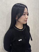 ホワイト(WHITE)&nbsp;顔まわりカット　オリーブグレージュ　ロング　髪質改善カラー