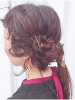 カリラ(CAOLILA) ロングヘアアレンジ・金ピンアレンジ