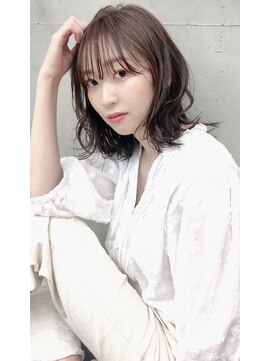 ブラウン(Brown) ミディアムレイヤー/外ハネ