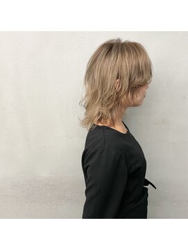 タグ(#tag) #肩上ウルフ×ハイトーンベージュカラー