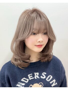 ワン バイ ジエクト(One by The Ect) 似合わせカットフルバングシルキーベージュミディアムレイヤー