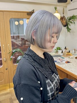 シエン(CIEN) 前髪・顔まわりがポイント♪ホワイトラベンダーのショートボブ