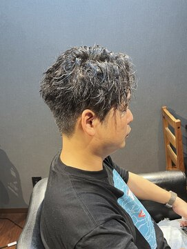 ビーダンディー(Bee dandy) ビジネスツーブロック デザインパーマ センターパート