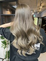 サニー 渋谷(SUNNY)&nbsp;バレイヤージュ、ハイライト、レイヤーロング、グレーベージュ