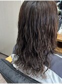 おしゃれな大人のミディアムパーマ ブラウンカラー