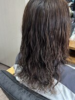 トゥルートラストトロワー 須玉店(True Trust trois)&nbsp;おしゃれな大人のミディアムパーマ ブラウンカラー