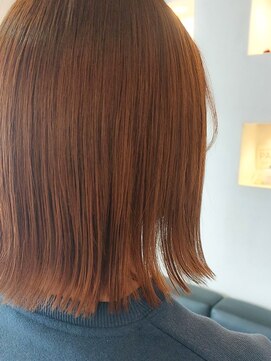 アテム 上安店(Atem) 切りっぱなしボブ×オレンジカラー