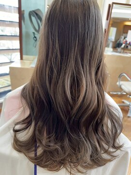 イーストハムヘッドショップ(EAST HAM head shop) ウェーブ仕上げ/透明感ブラウンアッシュ