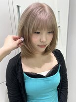 ノラ シンディ(NORA CYNDY) ブリーチハイトーンカラーミルクティーベージュハッシュカット
