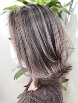 ドレ(DORE)&nbsp;グレージュ【バレイヤージュ、外ハネボブ】