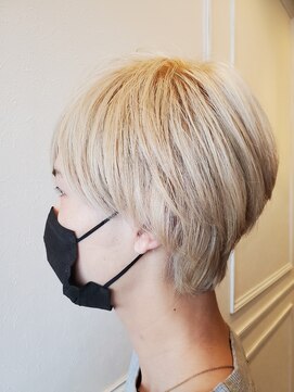 エミュー ラ ピエス(emu la piece) ホワイトベージュ/メンズショート/ブロンドヘア