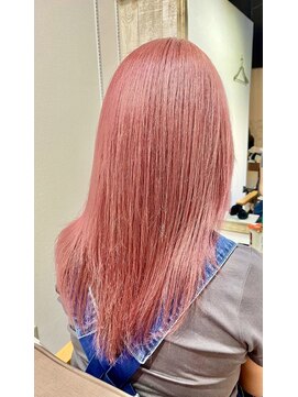 アイリス(Iris) 全頭ブリーチ×イルミナカラー（ピンク）×トリートメント