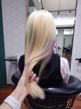 シキ 渋谷(siki) ハイトーン/レイヤーカット/デザインカラー/レイヤーボブ