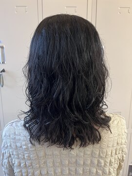 エムバランス(M.Valance) セミロングカールスタイル