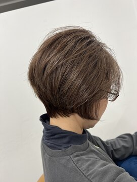 ウミ(Umi) 【鈴木大祐/戸塚】白髪ぼかし　ショート