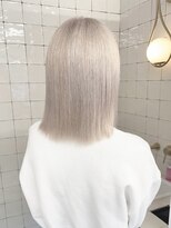フウ(fuh)&nbsp;ホワイトベージュ/ハイトーン/ボブ/ブリーチ／ブリーチカラー
