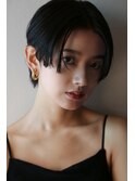 黒髪ショートハンサムショートセンター分け前髪なしショート