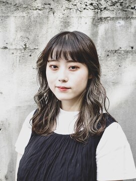 ニーイチイチ(211) 似合わせカットイメチェン/インナーカラーアッシュブラック