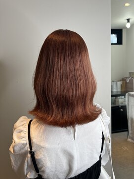 ワン バイ ジエクト(One by The Ect) くびれボブ外ハネ切りっぱなし透明感ミルクティーベージュ◎