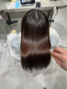 ロンドメリア 天神大名店(Lond Melia) ★グレージュカラー斜めバングデザインカラーシルキー ベージュ