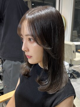 ティア(Tia.) (韓国風/くびれヘア/縮毛矯正/前髪/韓国レイヤー/小顔)