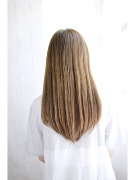 シュシュット(chouchoute) 斜めバングデザインカラーシルキーベージュグレージュカラー/138