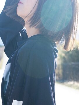 ワク(WAKU) 【WAKU】簡単スタイリング切りっぱなしボブ0３グレーベージュ