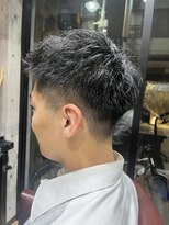 ムア(MUA) ローフェード ショートカット