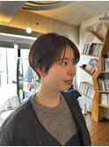 耳掛けマッシュショートスタイル