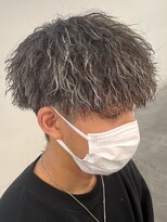 バース バイ ハピネス(BIRTH by happiness)&nbsp;奈良men'sホワイトメッシュ縦落ちツイストスパイラルパーマ