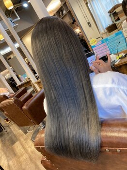 ココマリー 小禄店(CoCo marie)の写真/蓄積型トリートメントで繰り返すほどうるツヤ髪に◎思わず触りたくなるような憧れの美髪を叶えます！