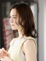 ファイブシーン アオヤマ(5SCENE AOYAMA)&nbsp;ミディアムヘアくびれヘアヨシンモリ顔周りレイヤー20代30代40代