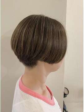 キミドリ(KIMIDORI) 前下がり大人ハンサムショート30代40代50代【恵比寿KIMIDORI】