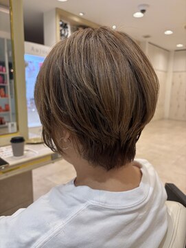アッシュ 仙川店(Ash) ショートボブ30代40代50代丸顔ブリーチ白髪ぼかしハイライト