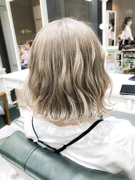 デイズ(days) ミルクティーアッシュベージュ3Dカラー☆ブリーチデザインカラー