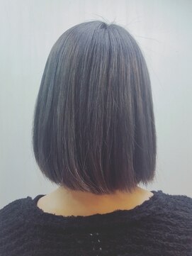 ヘアサロンM 新宿 デザインカラー/厚めバング/ローライト/スリークボブ