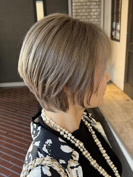 ルチカ(Luccica) ショートカット×ひし形ショートボブ×前髪あり20代30代40代50代