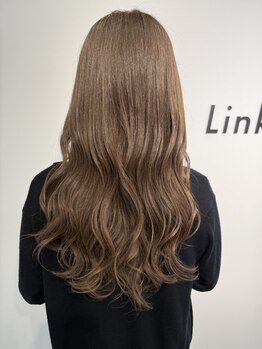リンク ヘアアンドエステティック(Link Hair&Esthetic)の写真/髪を大切に、白髪も美しく。グレイカラーで輝く自分に―。艶やかで自然な仕上がりを実現します!!
