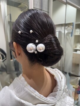 ブラウ ネイル パーティー(Blau Nail Party) まん丸つるんとシニヨン