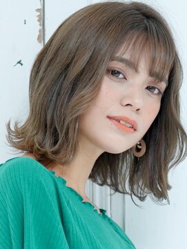 ナオシ トレス 富雄店(nao*c tres) 【奈良/富雄nao*c】ひし形シルエットユルフワ外ハネミディー