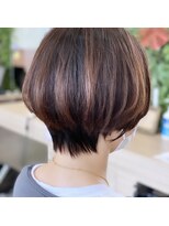 アローズソワン(HELLO'S SOIN)&nbsp;絶壁を隠す丸みショートスタイル　4/15